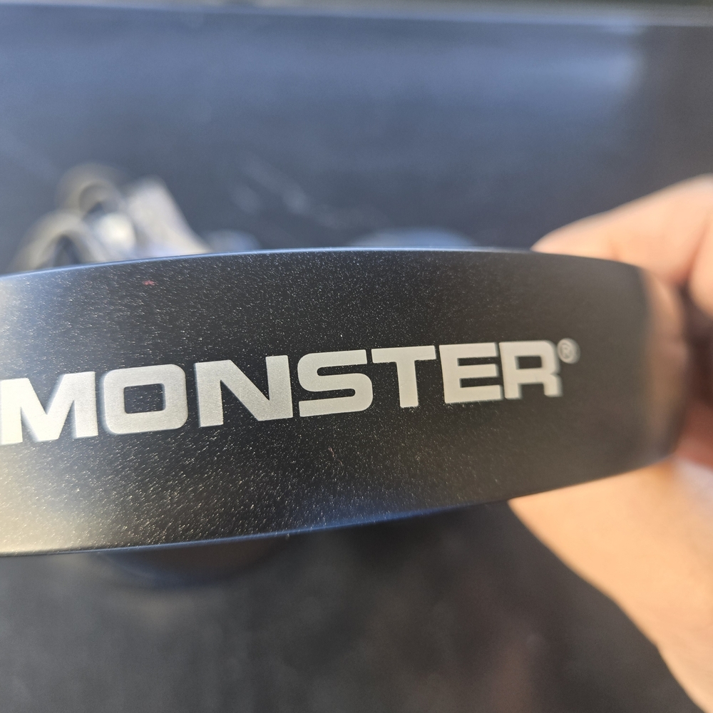 MONSTER BLACK SLATE WIRELESS HEADPHONES.